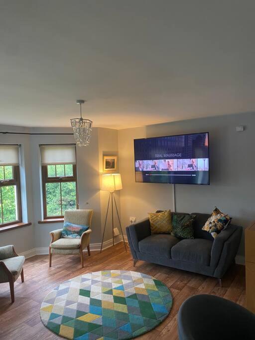 Villa Cheerful 4-Bed Townhouse In Centre Of Newcastle Newcastle  Exterior foto