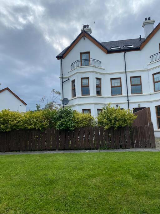 Villa Cheerful 4-Bed Townhouse In Centre Of Newcastle Newcastle  Exterior foto